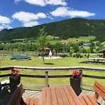 Gurkhof * Gnesau